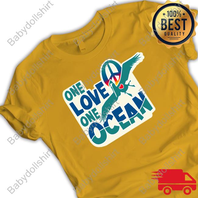 Official Jimmy Buffett Wearing One Love One Ocean T Shirt