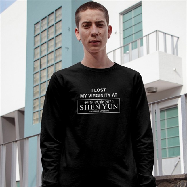 Wahlid Merch I Lost My Virginity At Shen Yun Performing Arts Show 2022 Crewneck Sweatshirt Shirts That Go Hard